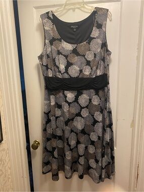 Perceptions Black and Ivory Floral Midi Dress